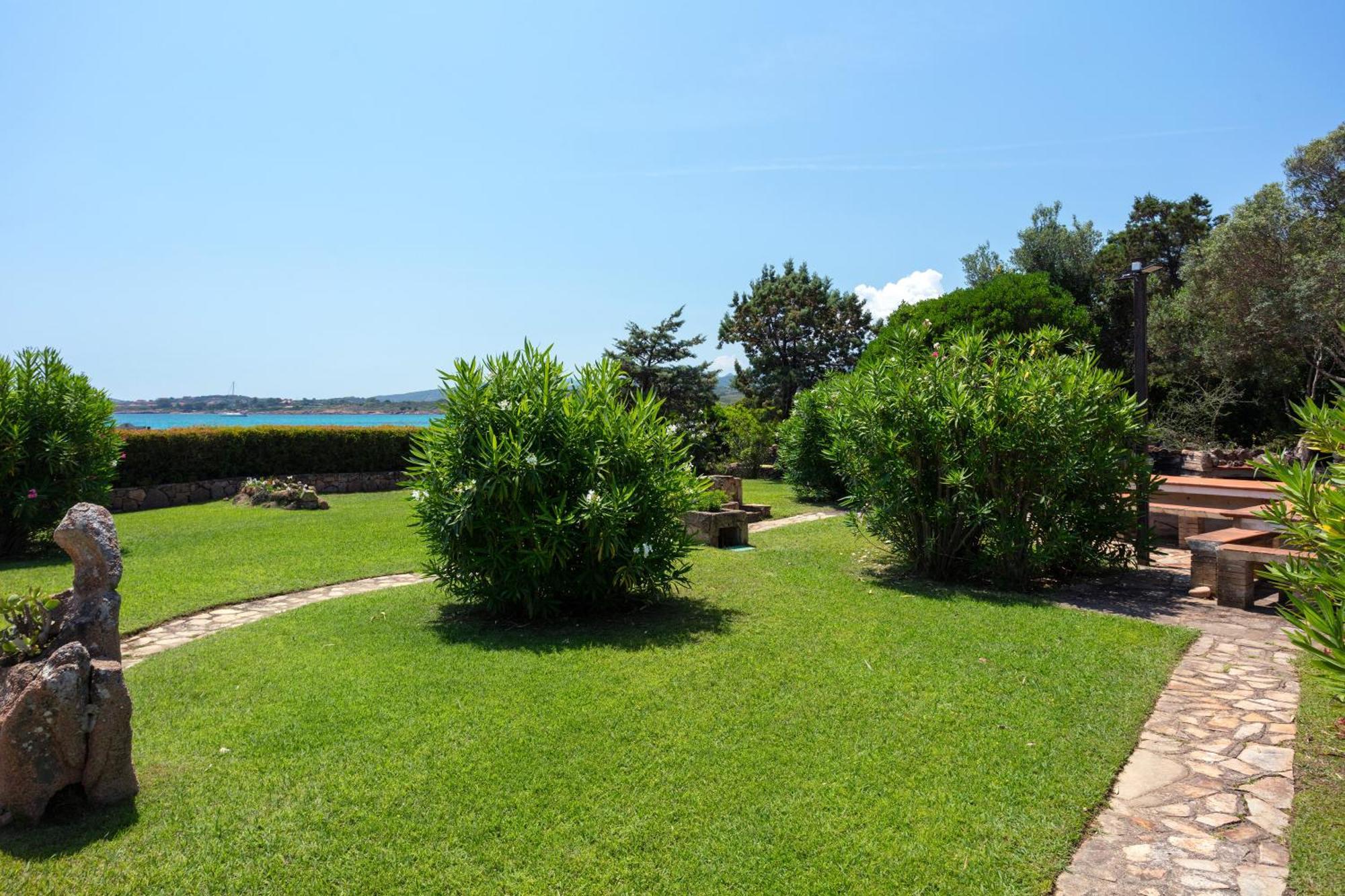 Baia Dorata Beach Apartment Porto Istana Exterior foto